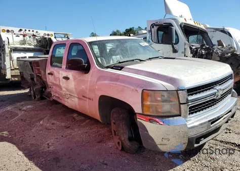 2008 Chevrolet Silverado C2500 Heavy Duty z USA, uszkodzony, nr VIN 1GCHC23KX8F210973